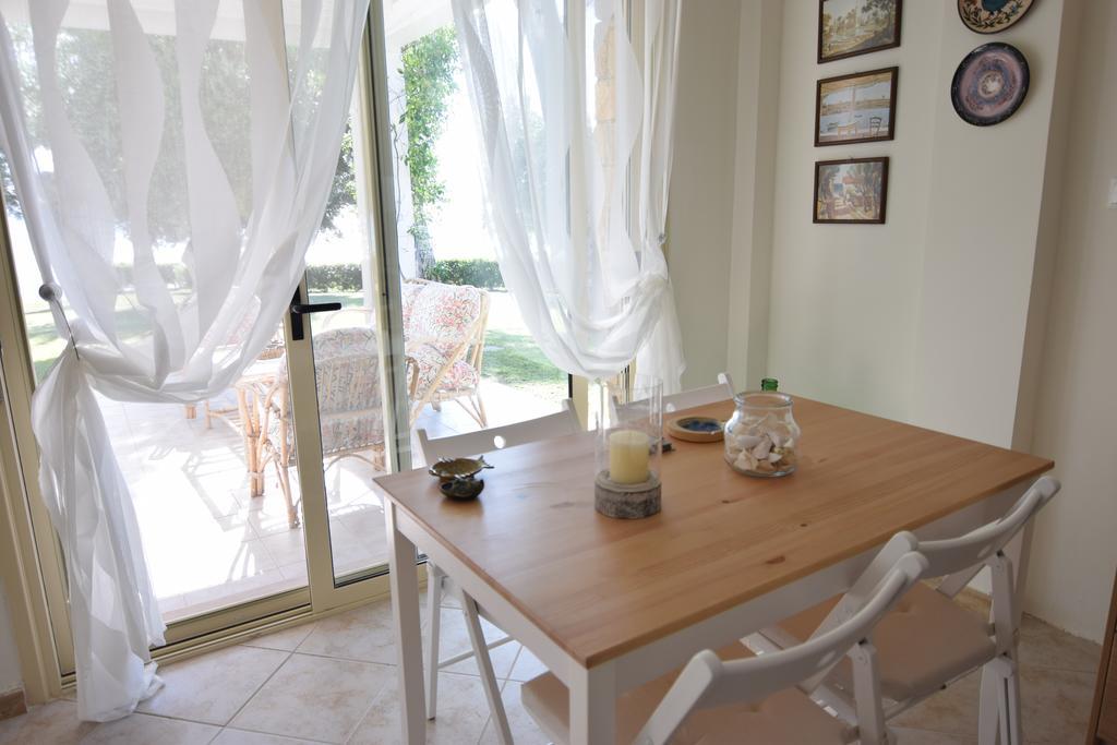 Villa Anemi 네아 스키오니 외부 사진